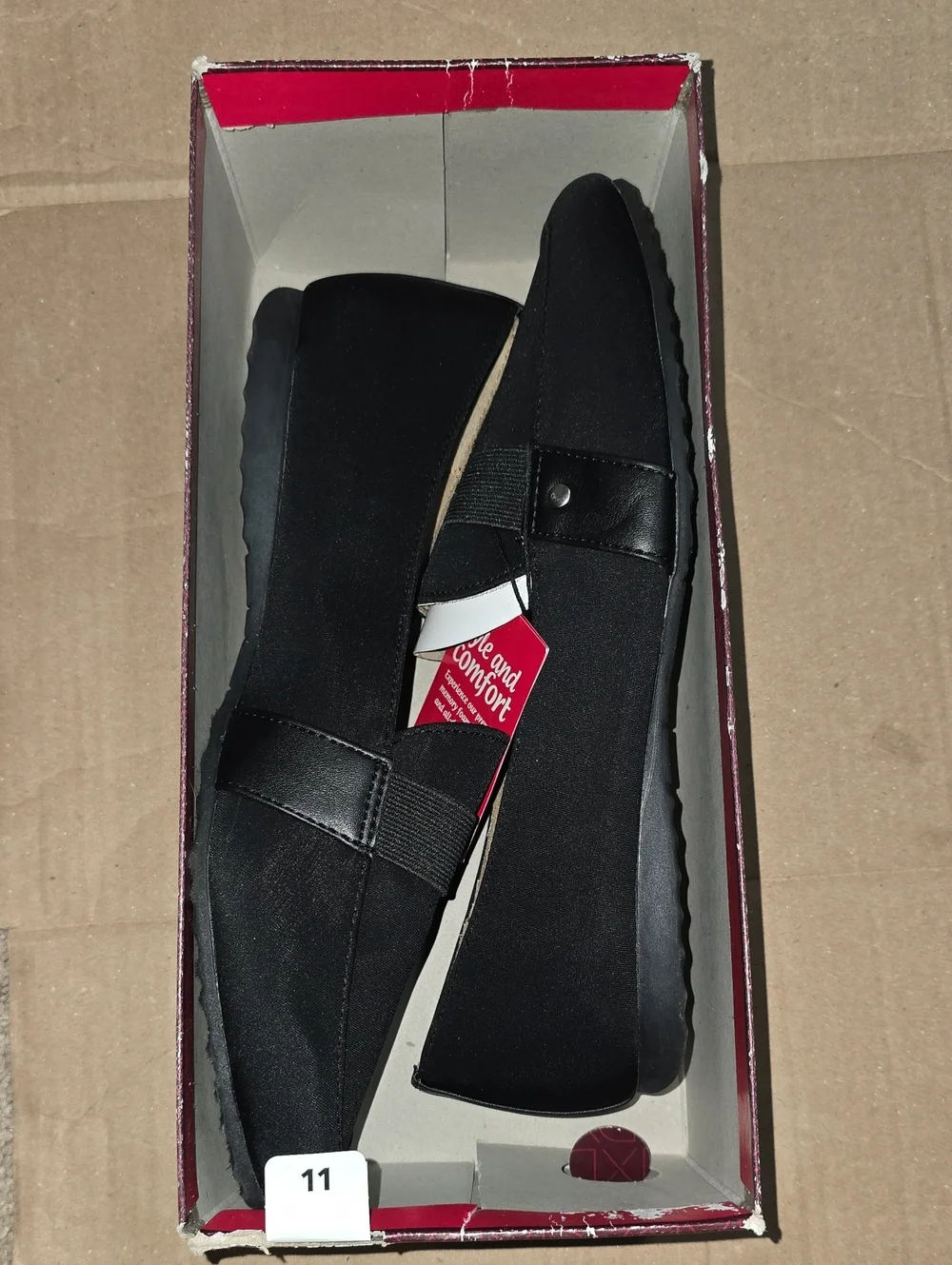 NWT Womens dexflex comfort Black Slip-On Flats Size 11